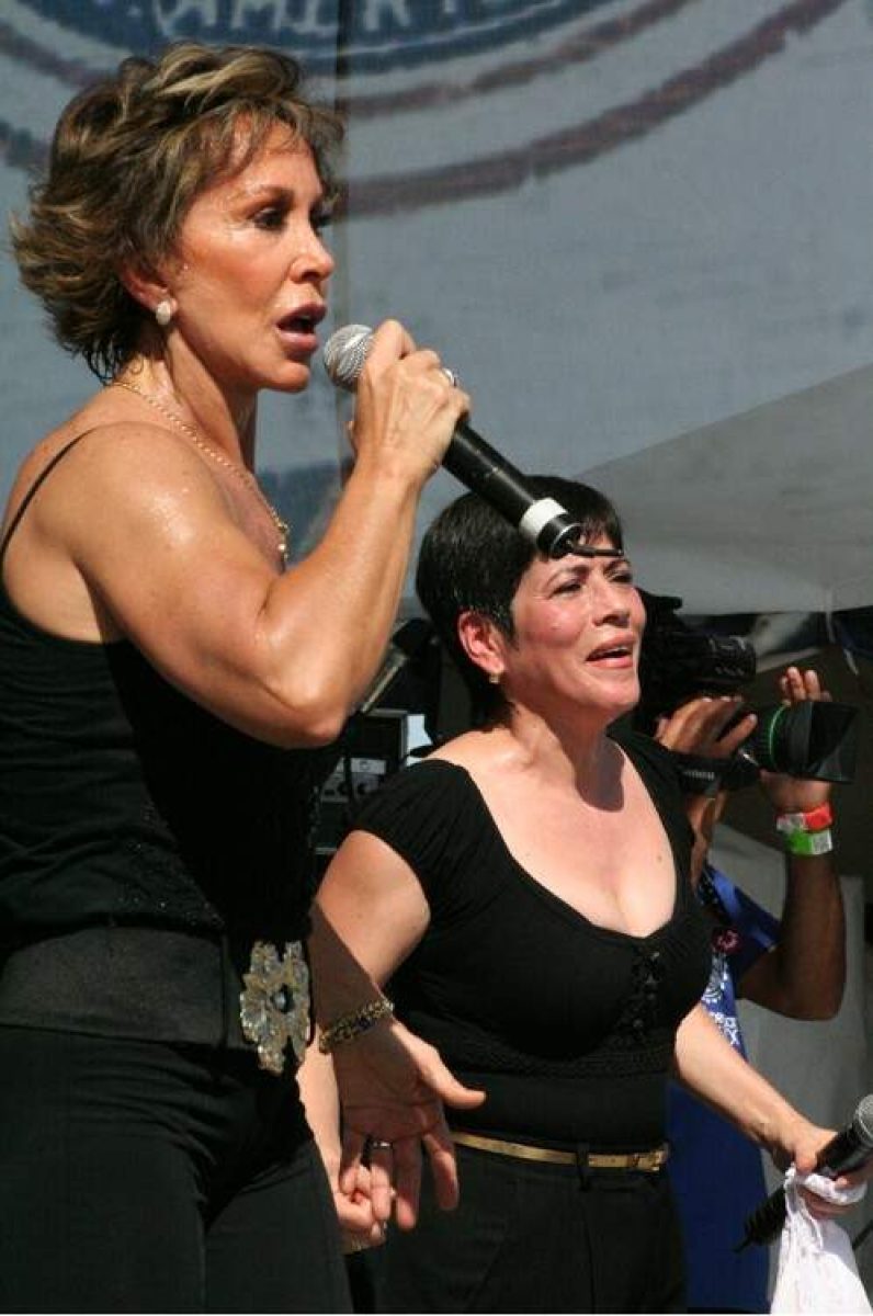 Cecilia Bracamonte y Cecilia Barraza